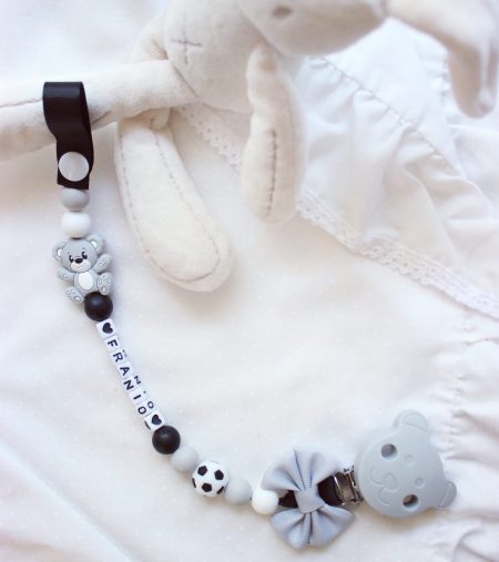 Zawieszka do smoczka Miś z piłką / Tasiemka + klips silikonowy