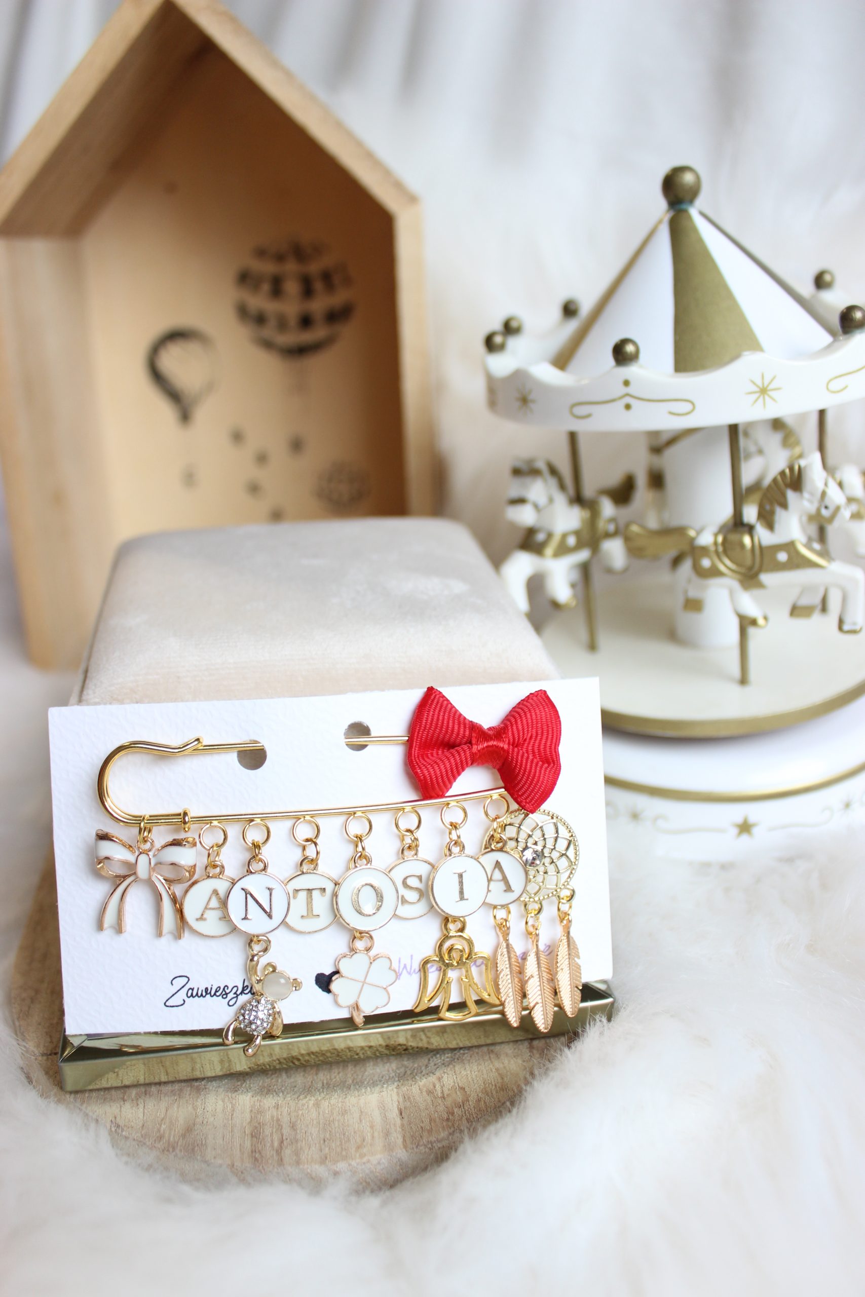 Agrafka Biała Koniczynka