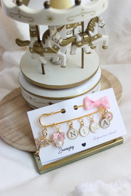 Agrafka „korona w perełkach róż”