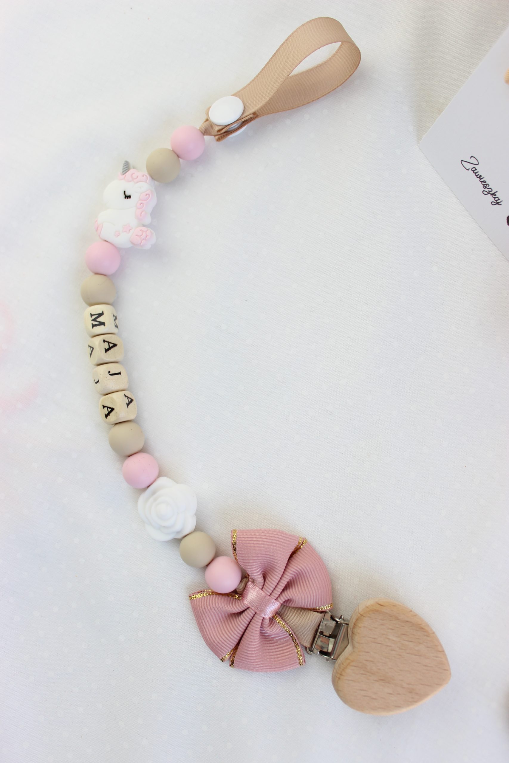 Zawieszka 'drewno i jednorożec’