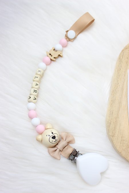 Zawieszka do Smoczka „miś z kokardką” róż