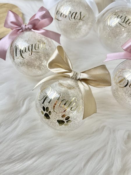 Bombka z łapkami psa