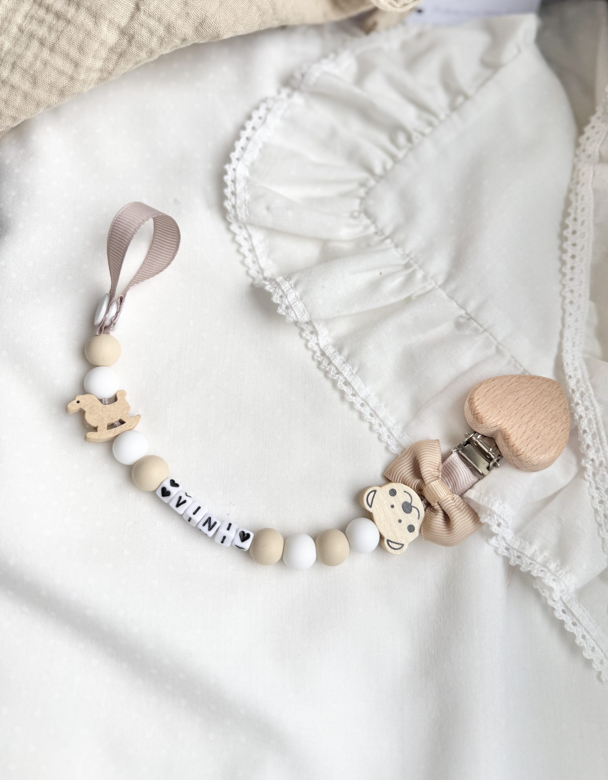 Zawieszka do smoczka silikonowo- drewniana- zielony - obrazek 2